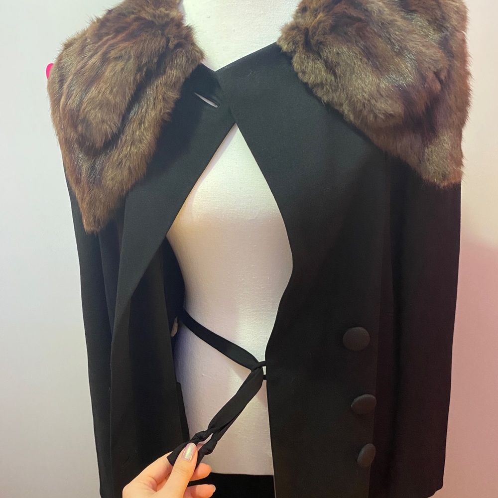 Vintage Authentic 1940s Fur Collar Coat - Picture 8 of 14